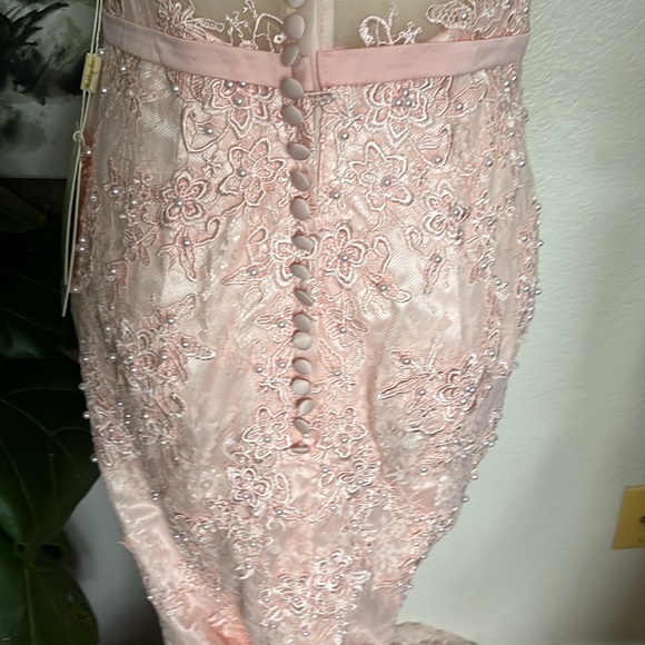 Peach colored dress - Picture 9 of 13